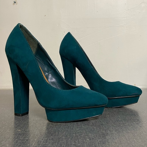 ⚡️SOLD⚡️Shoe Cult by Nasty Gal Teal Green Vegan Faux Suede Platform Heels - Picture 1 of 7
